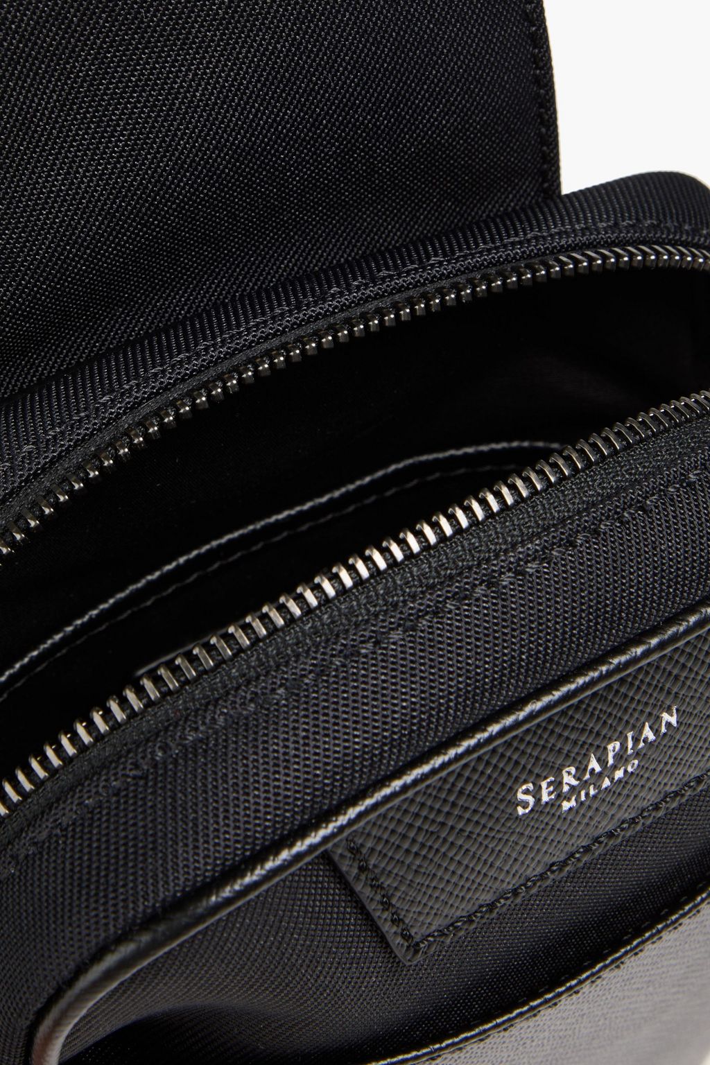 SERAPIAN حقيبة ظهر من الجلد بملمس نافر وقماش عازل