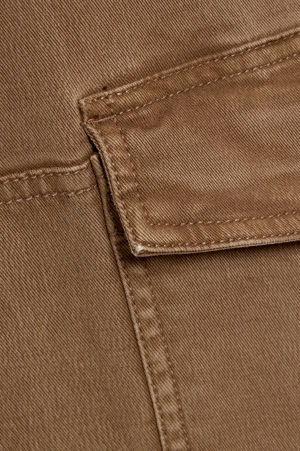 Frame The Station Cropped Twill Cargo Pants In Brown