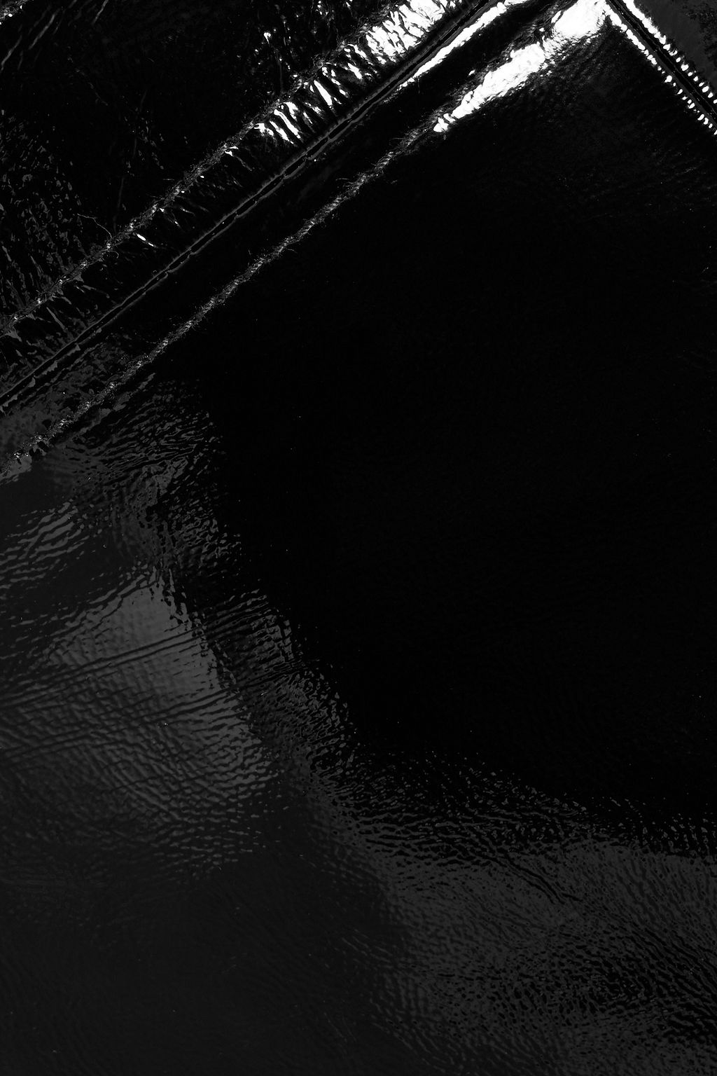 HERVÉ LÉGER Neve crinkled patent-leather pencil skirt