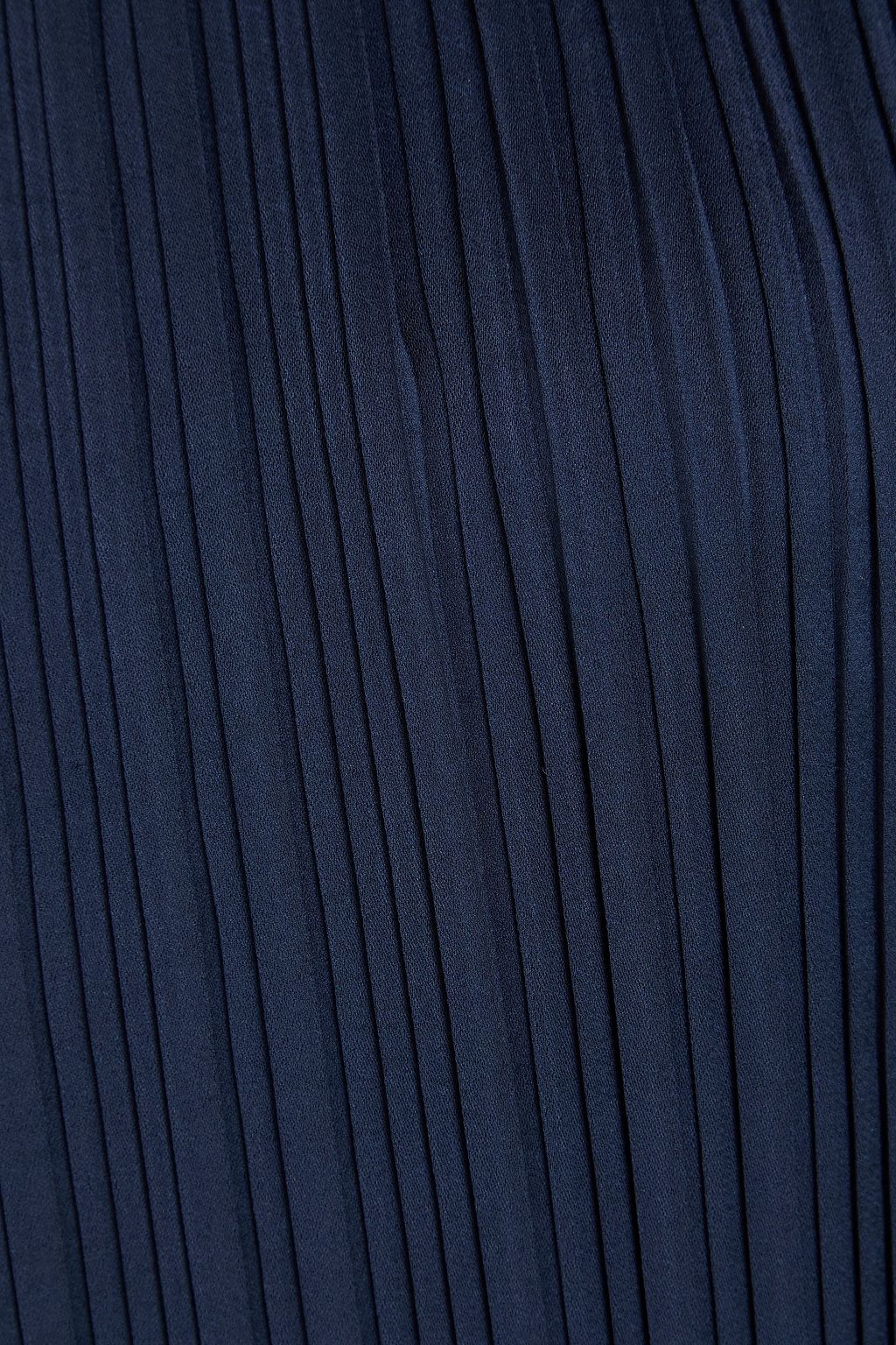 VINCE. Plissé-satin top