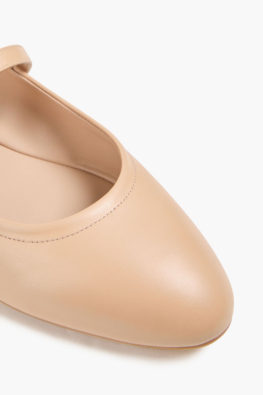 STUART WEITZMAN حذاء مسطّح ماري جين من الجلد مزين بالكريستال أورا