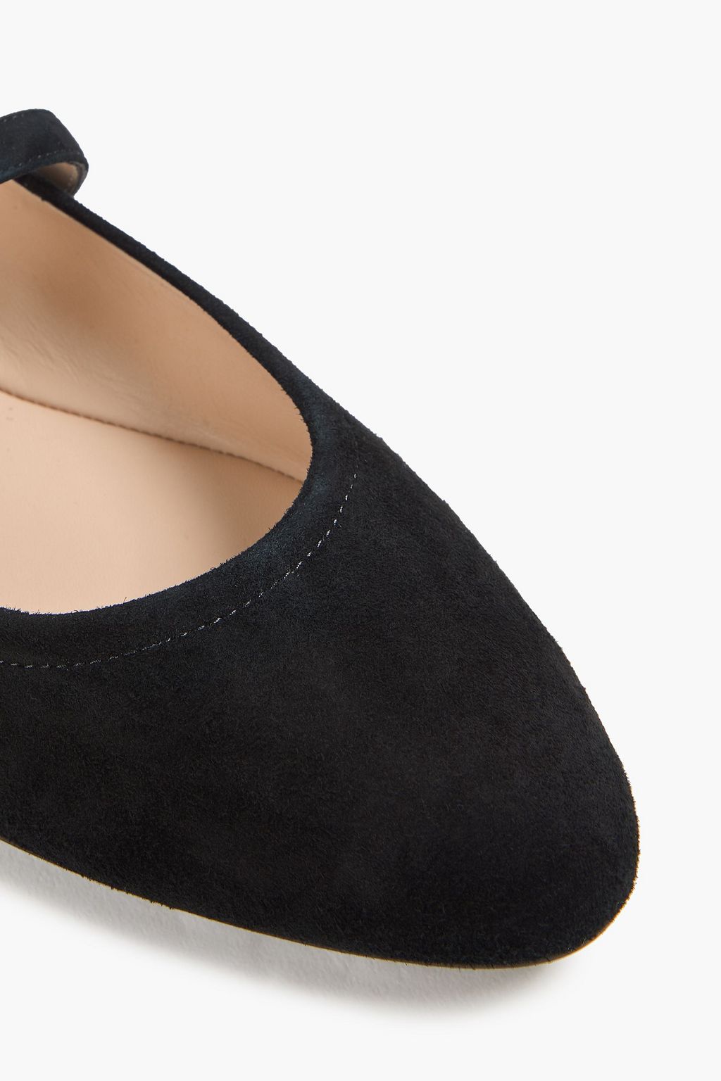STUART WEITZMAN حذاء مسطّح ماري جين من الجلد السويدي مزيّن بالكريستال أورا