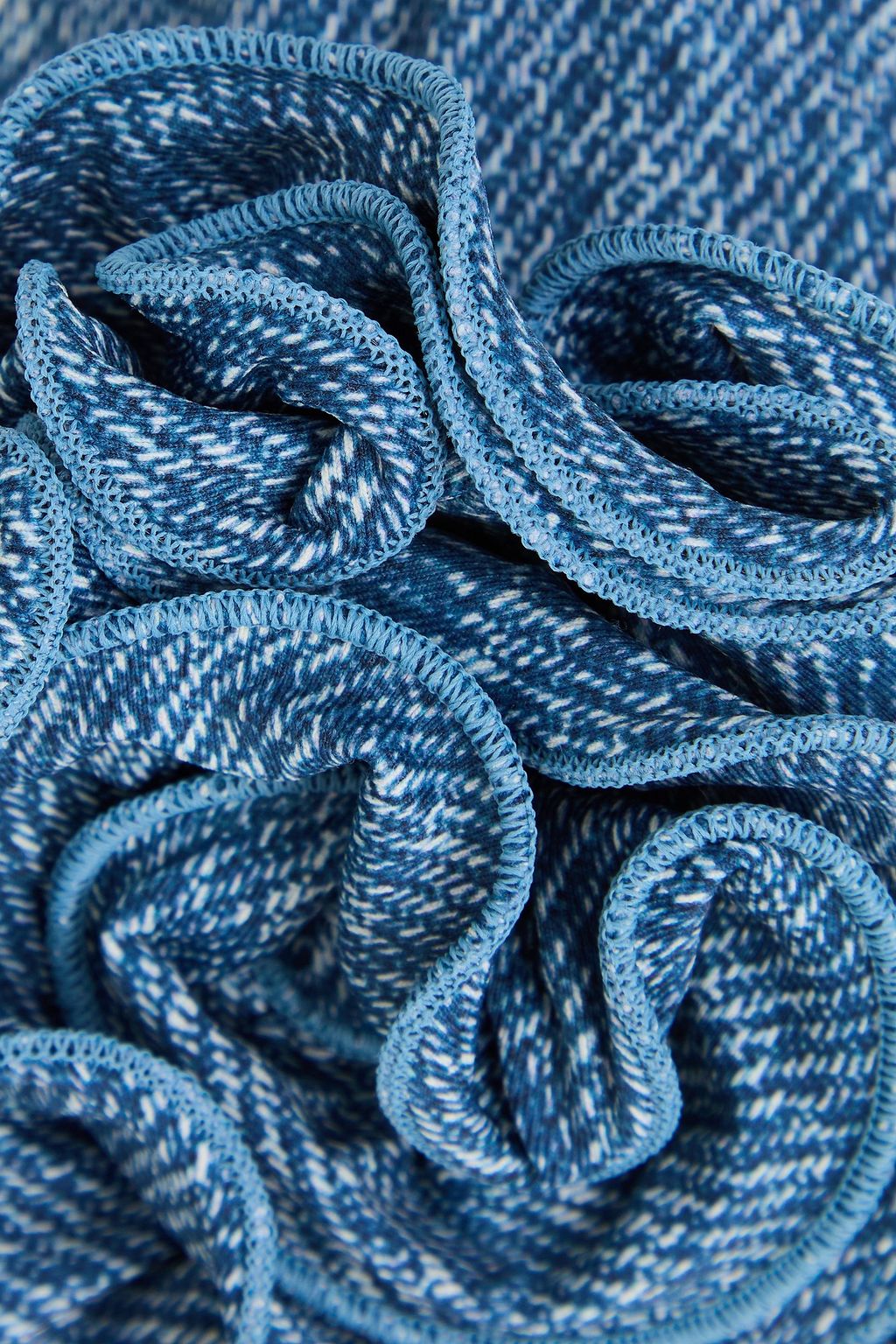 MAGDA BUTRYM توب بيكيني مثلث الشكل مُزيّن بزخارف الأزهار وبطبعات