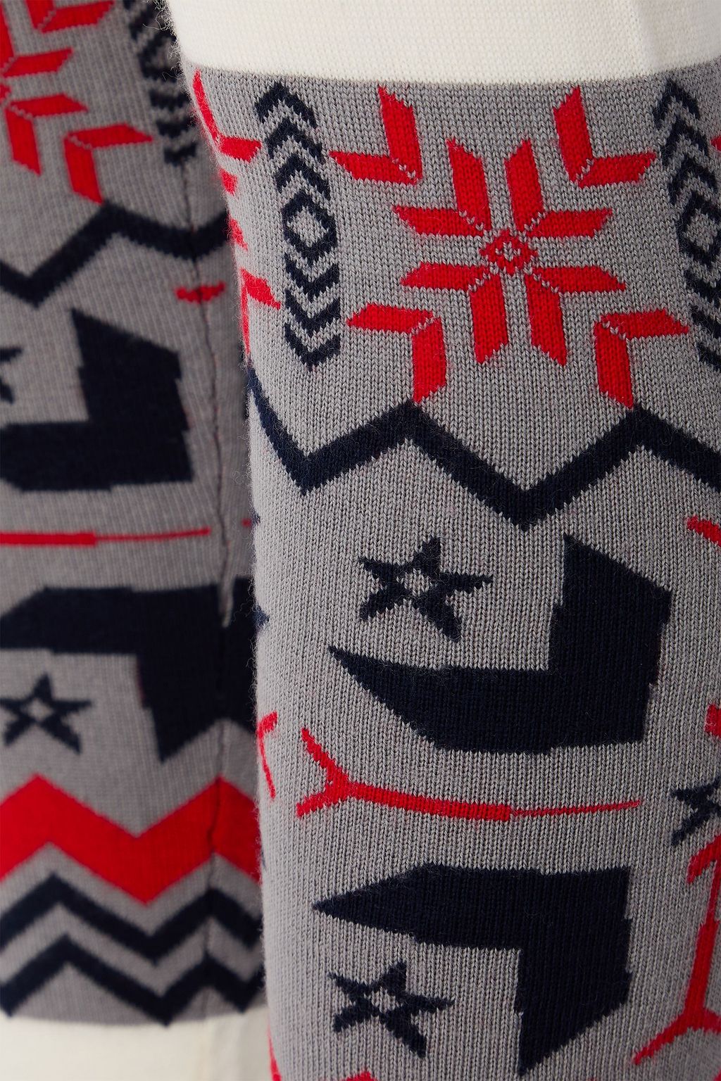 PERFECT MOMENT قطعة أساسية من صوف الميرينو بنمط إنتارسيا