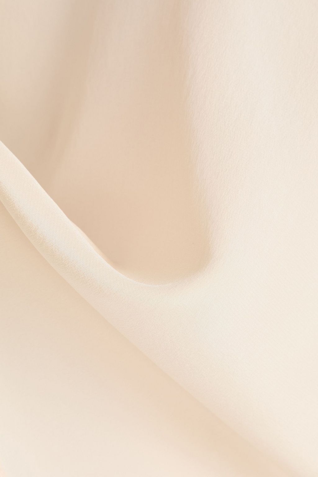 ESSE STUDIOS كاميسول "فينيسا" بتصميم منسدل من قماش كريب دي شين الحريري