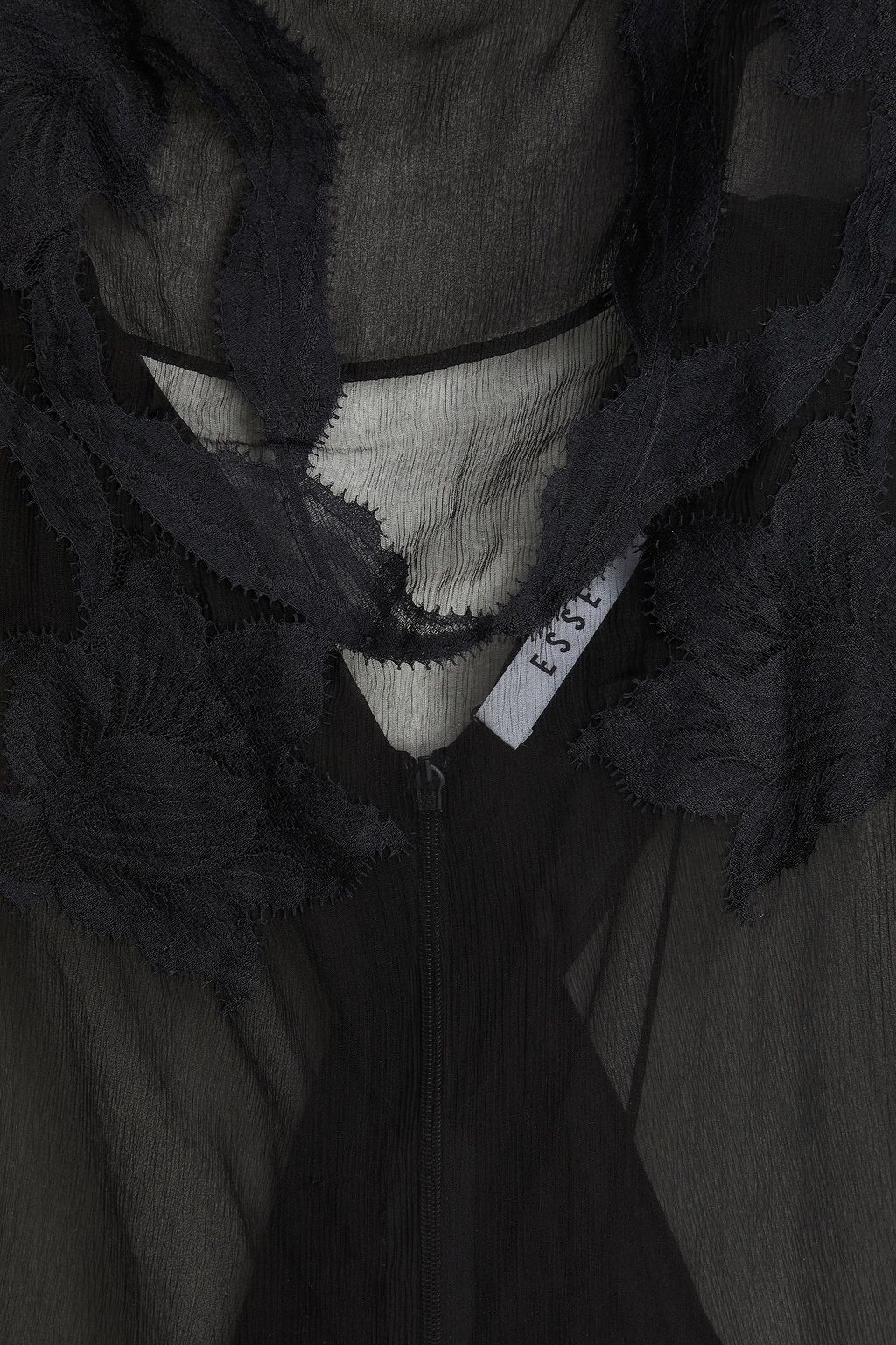 ESSE STUDIOS كاميسول من الكريبون الحريري المطرز بتأثير درابيه