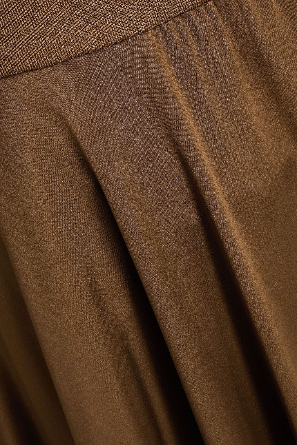 ESSE STUDIOS فستان طويل "إيلي" من الحرير الصيني والجيرسي مكشوف الكتف