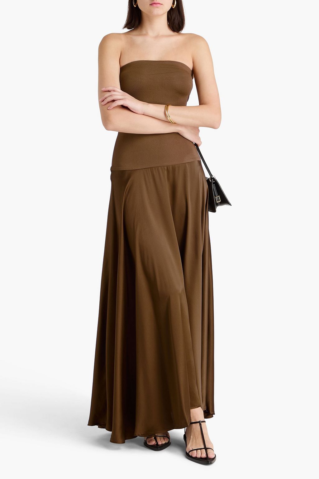 ESSE STUDIOS فستان طويل "إيلي" من الحرير الصيني والجيرسي مكشوف الكتف