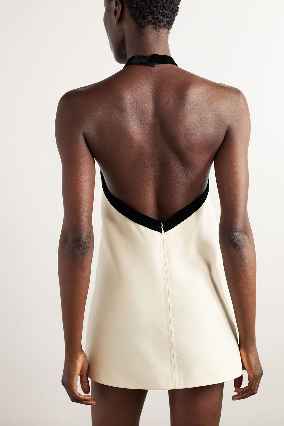 Tom Ford - Minikleid Aus Crêpe Aus Einer Woll-seidenmischung Mit Samtbesatz Und Schleife - Weiß - It 46 