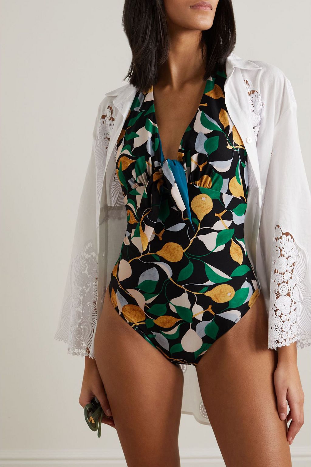 LA DOUBLEJ لباس سباحة بياقة هالتر الدائرية بطبعات وبربطة بشكل فراشة