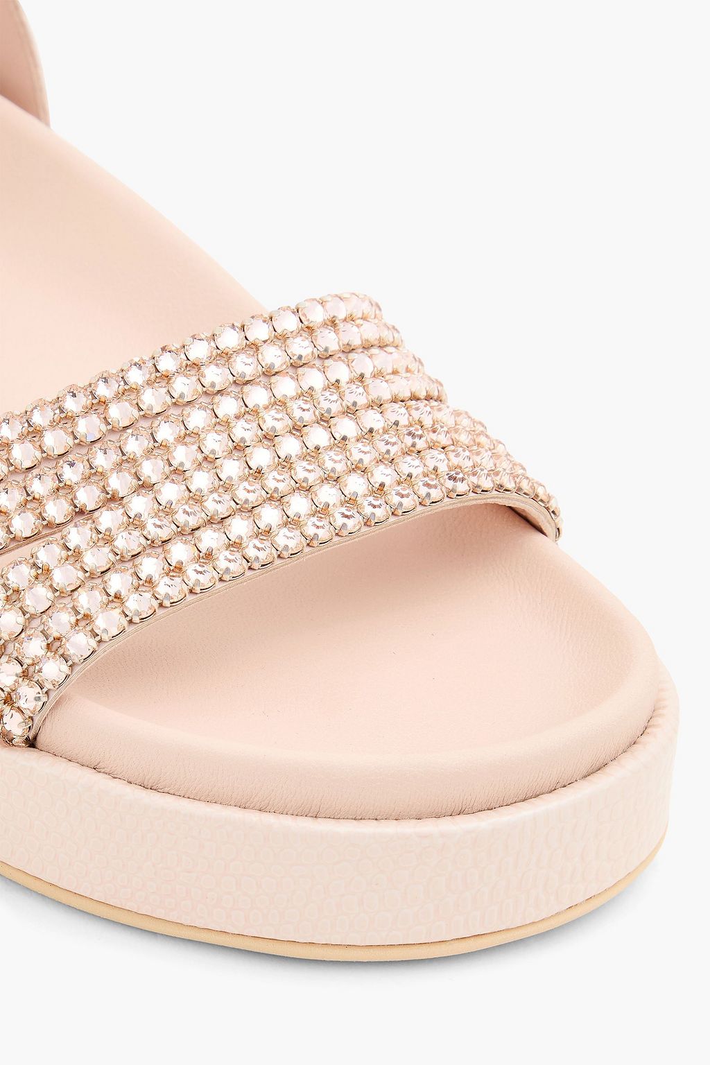 GINA صندل "مارتين" من الجلد بنمط جلد العظاءة مزيّن بالكريستال