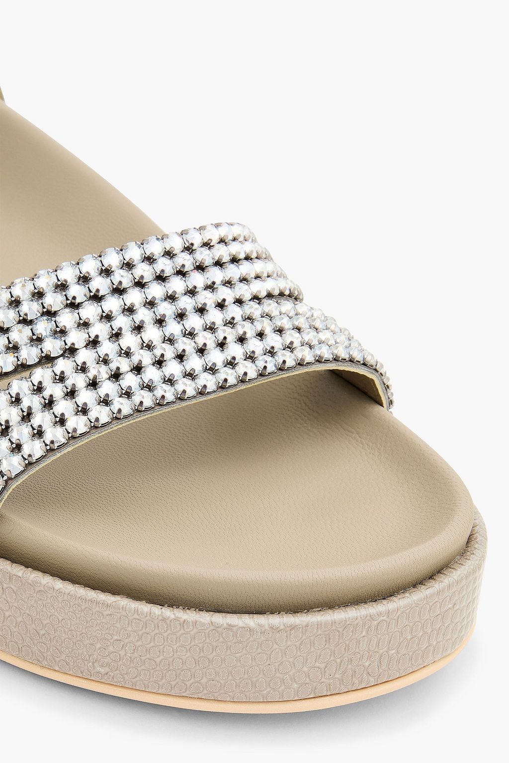 GINA صندل "مارتين" من الجلد بنمط جلد العظاءة مزيّن بالكريستال