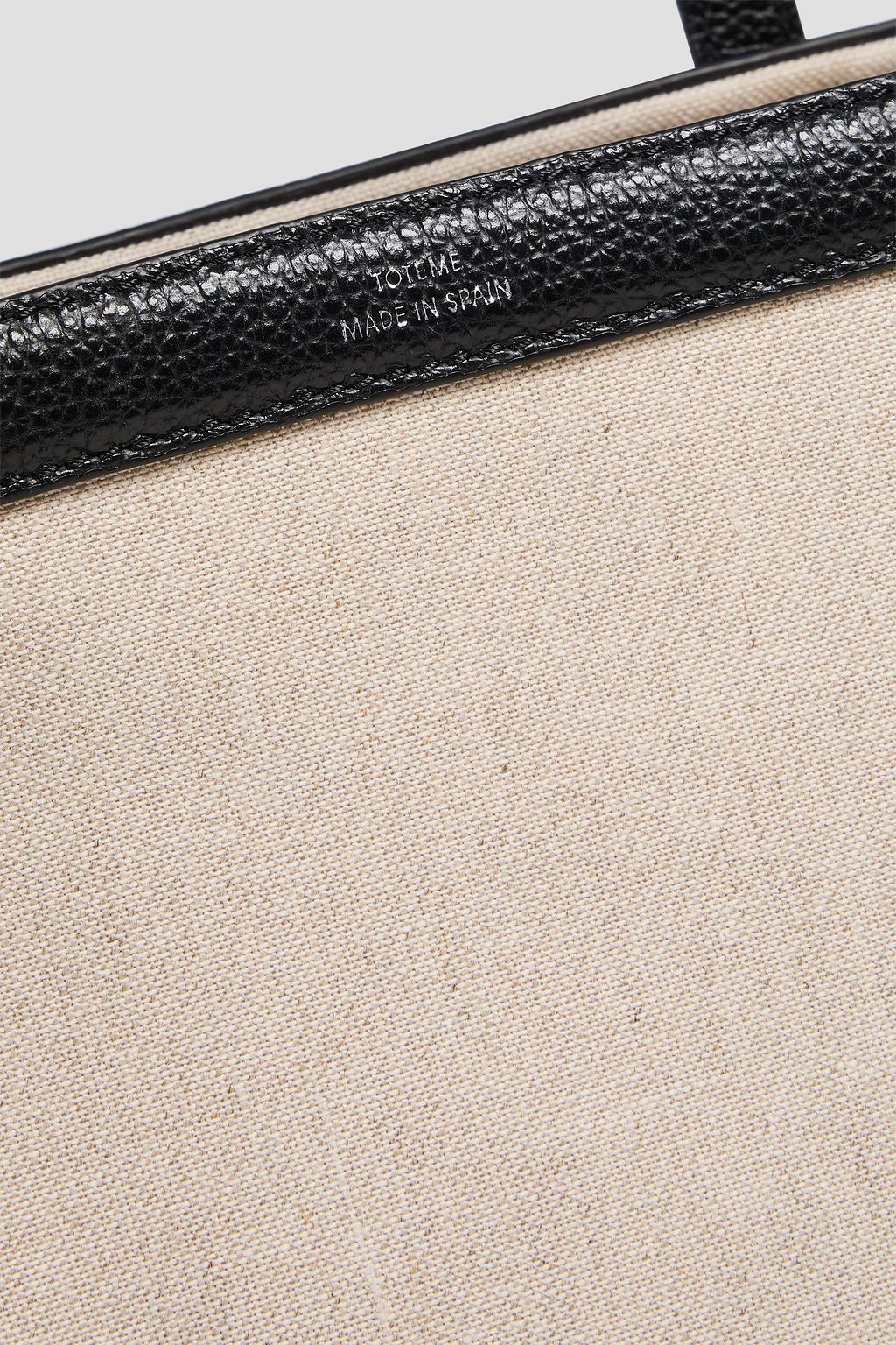 TOTEME حقيبة توت من الكنفا بحواف من الجلد