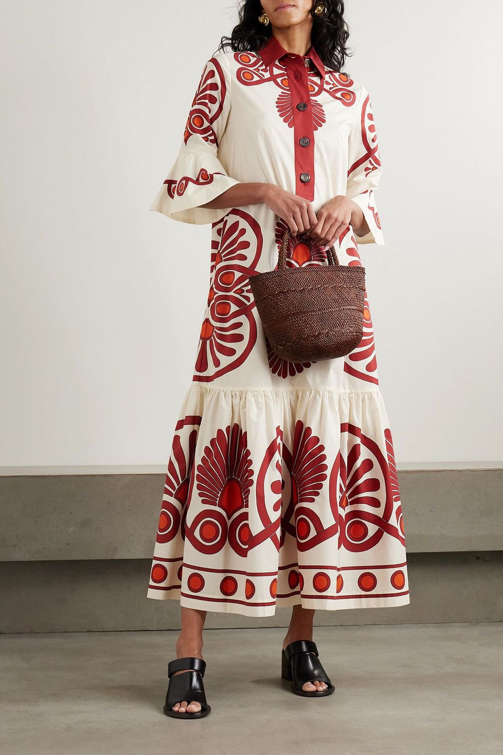 LA DOUBLEJ فستان أرتيميس طويل على شكل قميص من القطن بطبعات وبطبقات متدرجة وتصميم مزموم