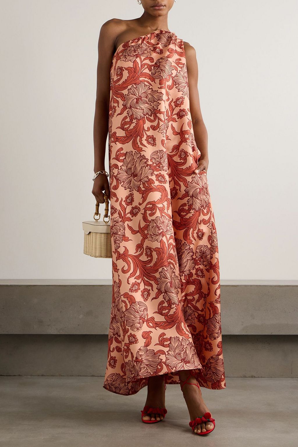 LA DOUBLEJ Gerafftes Maxikleid „Roy“ aus Seide mit floralem Print und asymmetrischer Schulterpartie