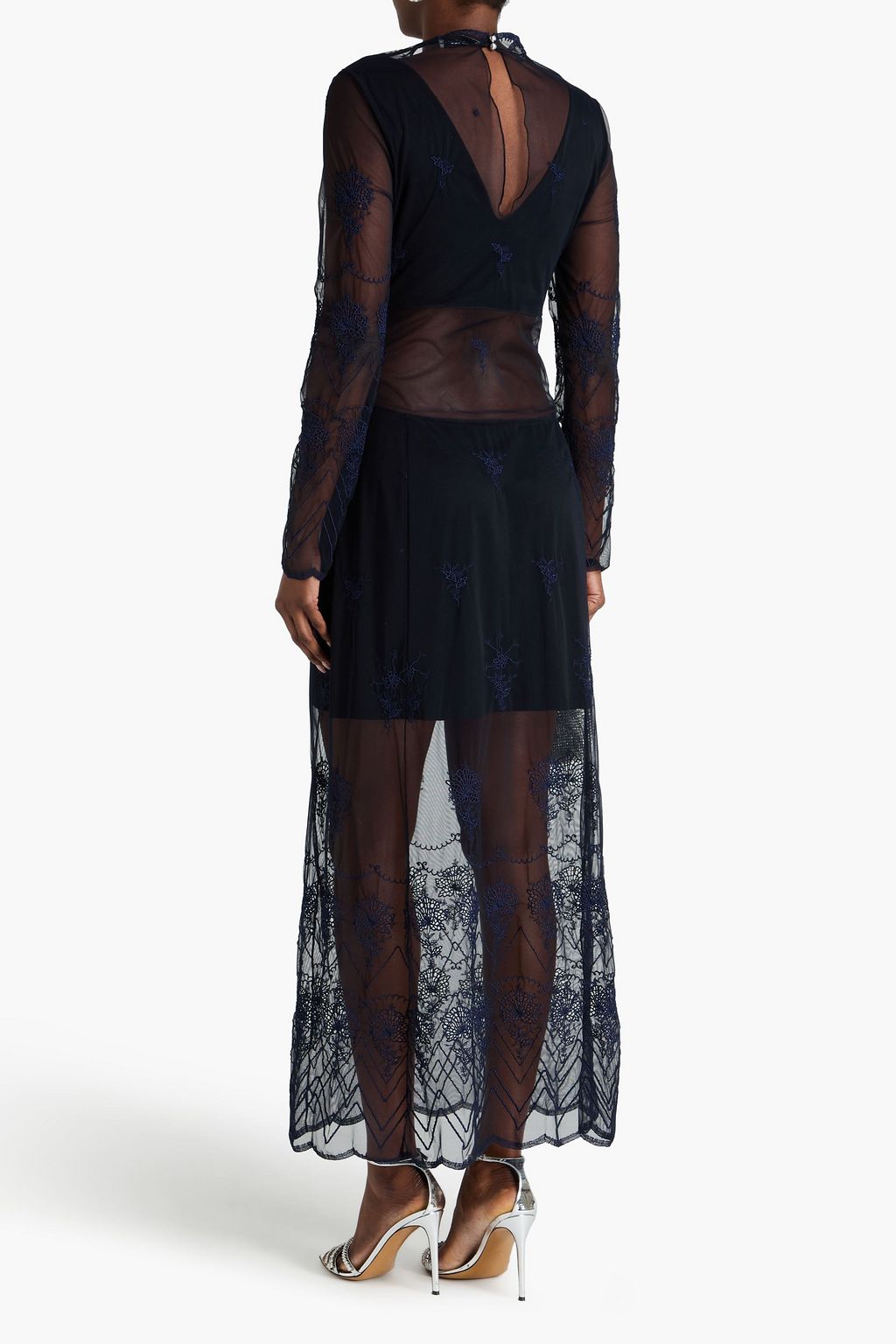 RABANNE فستان طويل من قماش التول المرن ومطرّز