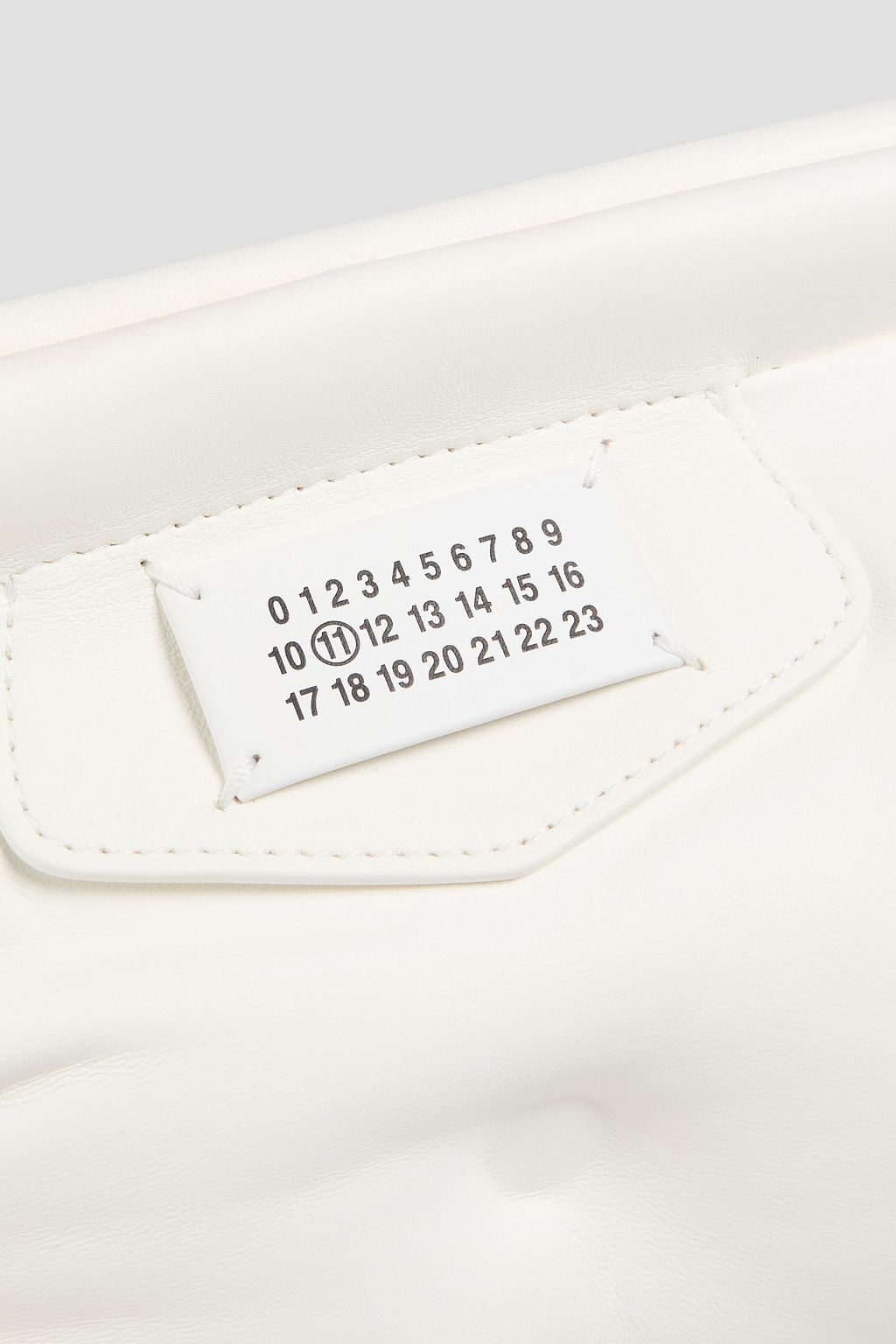 MAISON MARGIELA حقيبة كلاتش من الجلد بتصميم مبطّن