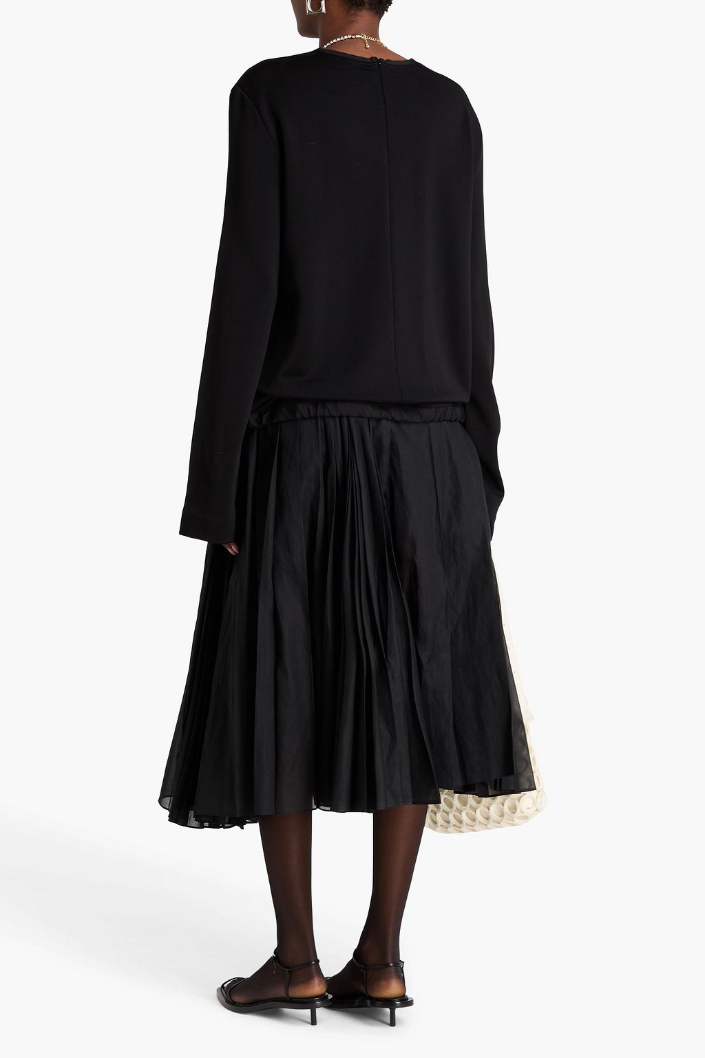 JIL SANDER توب من الجيرسيه بحواف من التويل