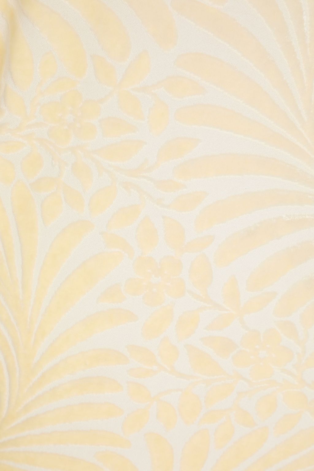 JIL SANDER بلوزة بياقة عالية وبقصّة غير متماثلة من مخمل ديفوريه