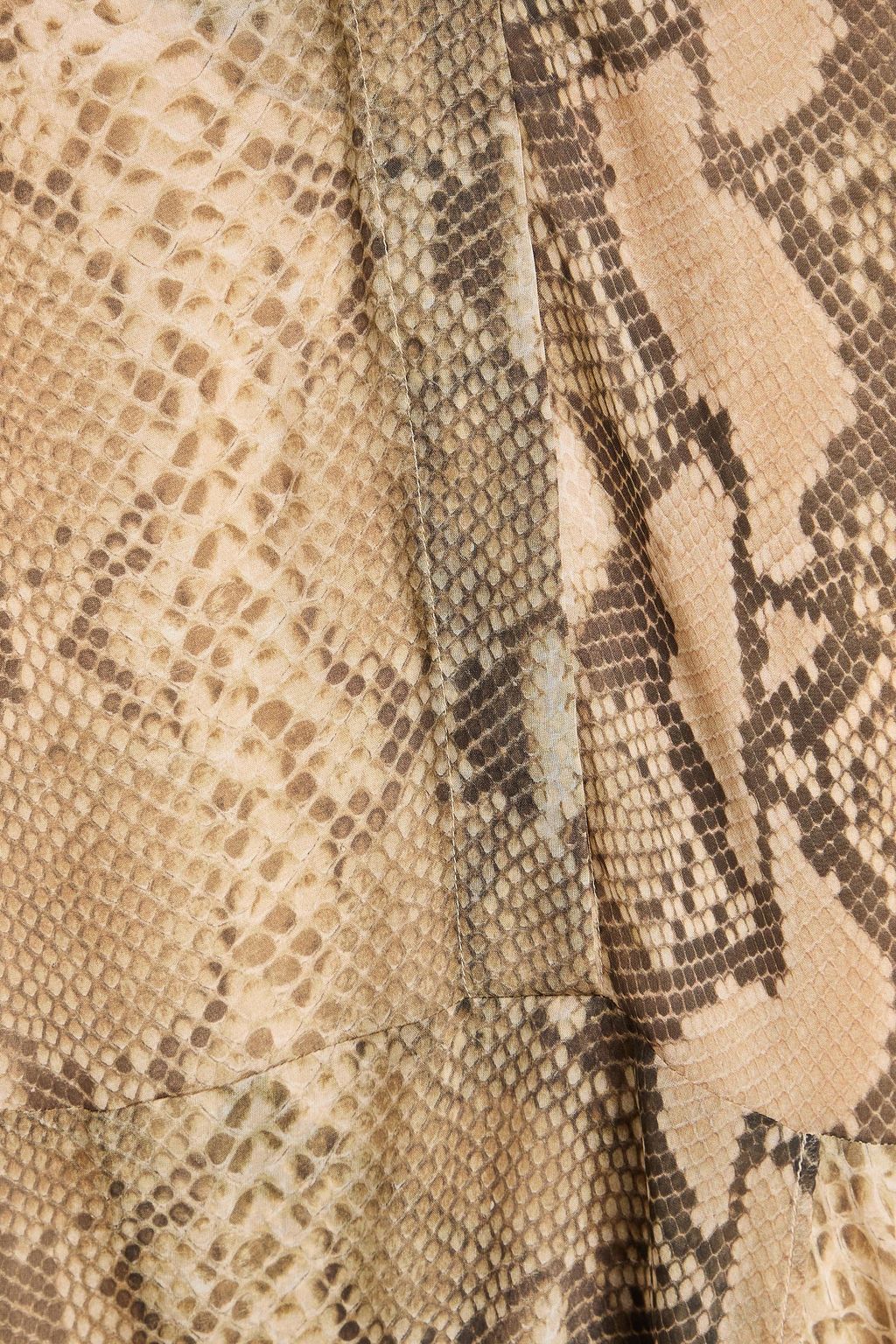 STELLA MCCARTNEY فستان متوسط الطول من حرير شيفون بطبعة جلد الثعبان مزين بربطة بشكل فراشة