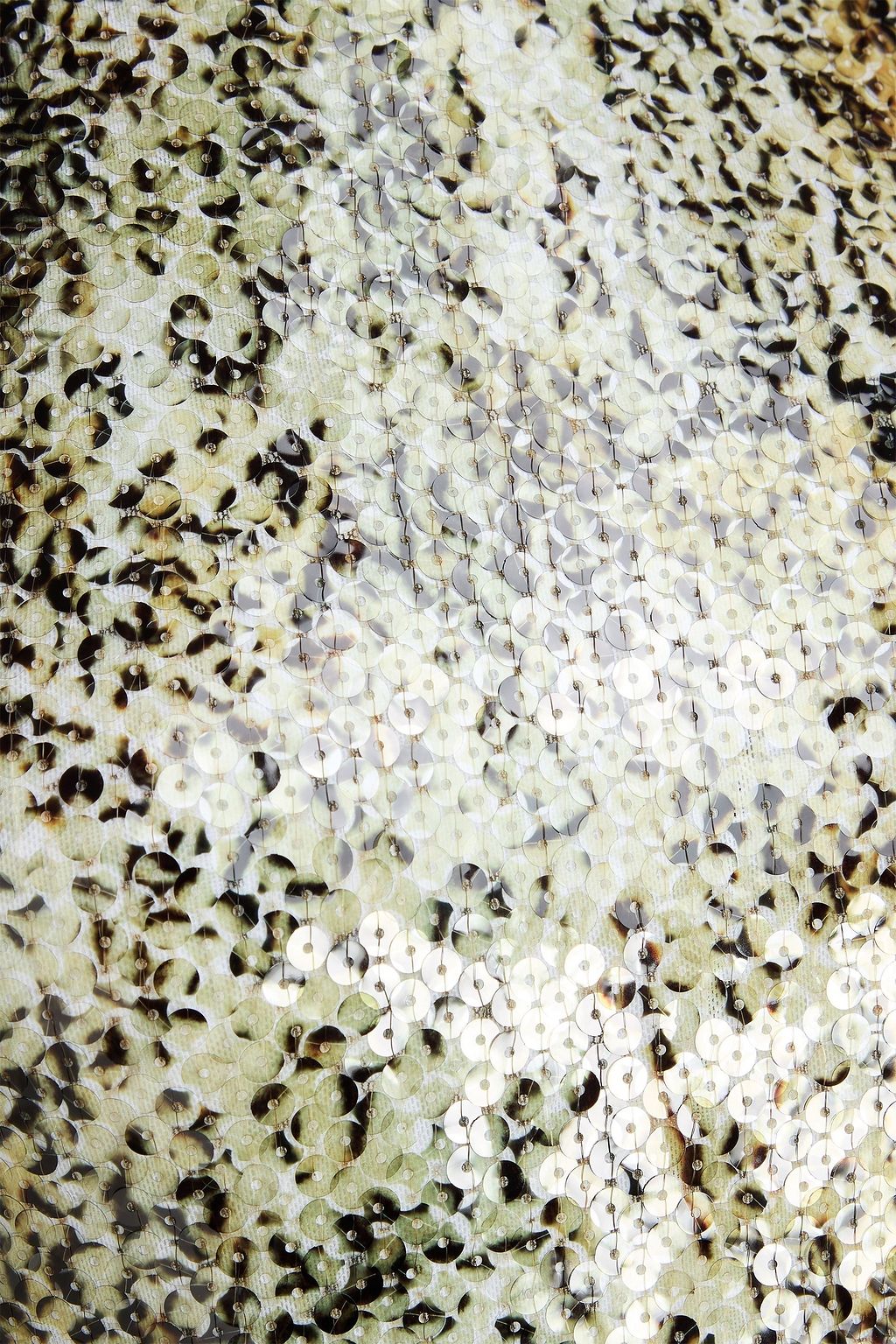 STELLA MCCARTNEY توب بياقة عالية من القماش الشبكي المرن المطبوع برسومات المزين بأقراص براقة