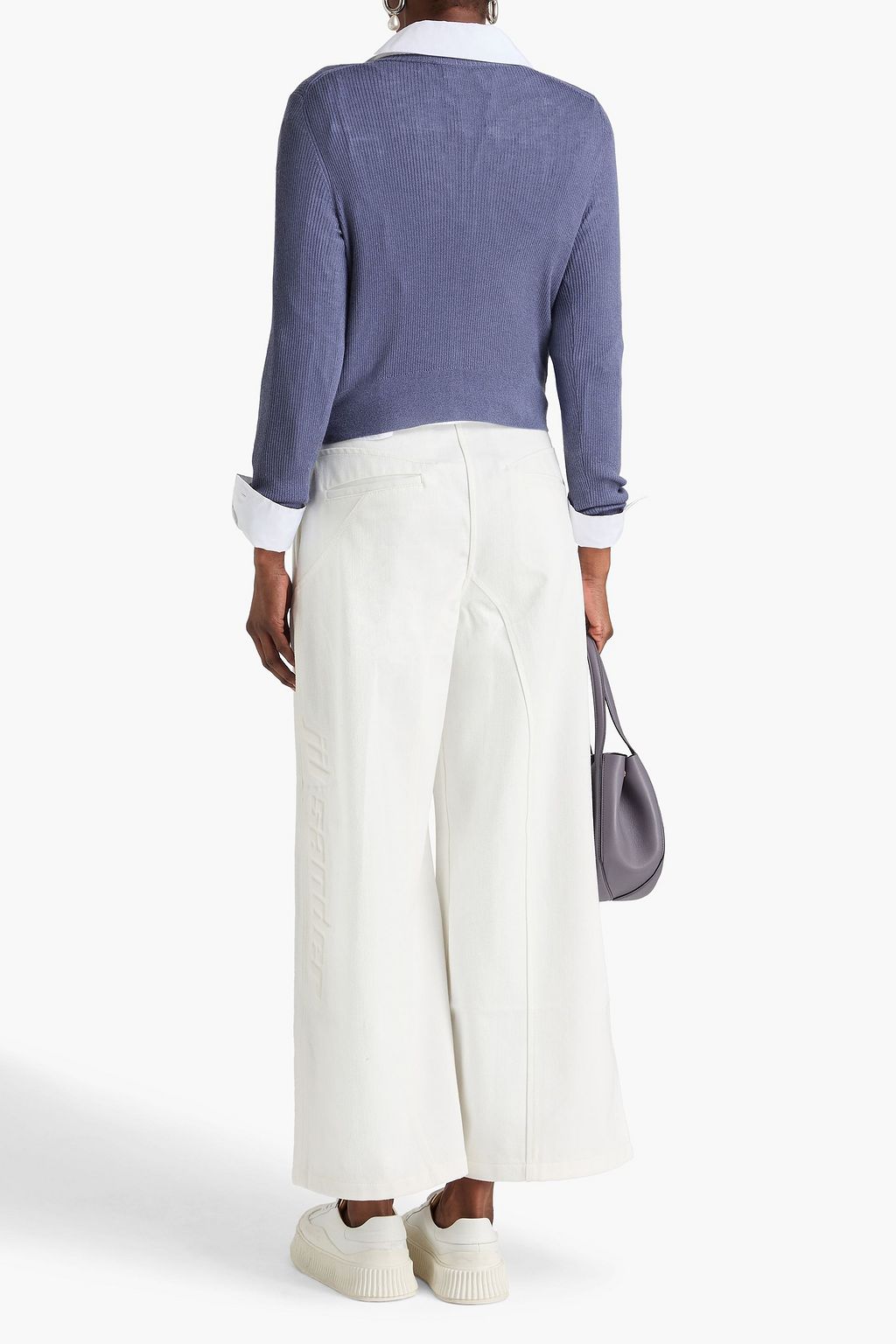 JIL SANDER بنطال جينز قصير بقصة أرجل واسعة وخصر مرتفع