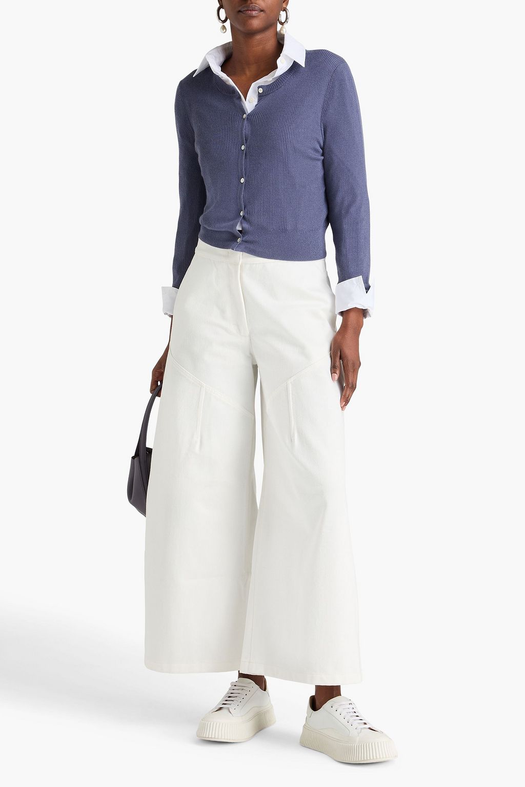 JIL SANDER بنطال جينز قصير بقصة أرجل واسعة وخصر مرتفع