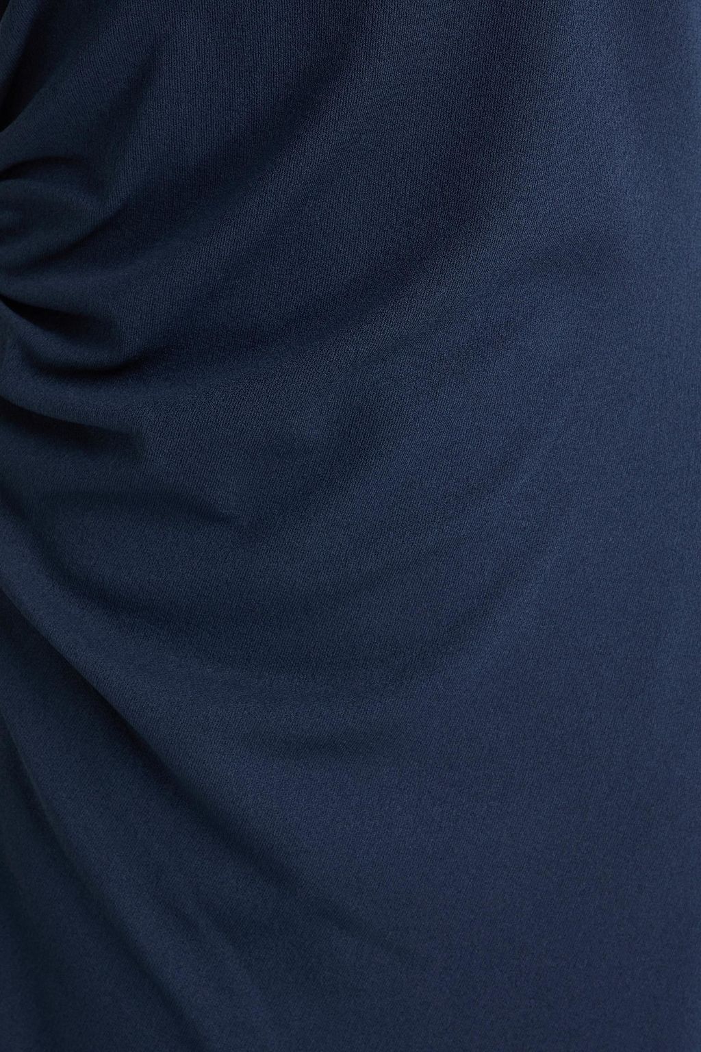 THEORY فستان متوسط الطول من الكريب بتصميم درابيه