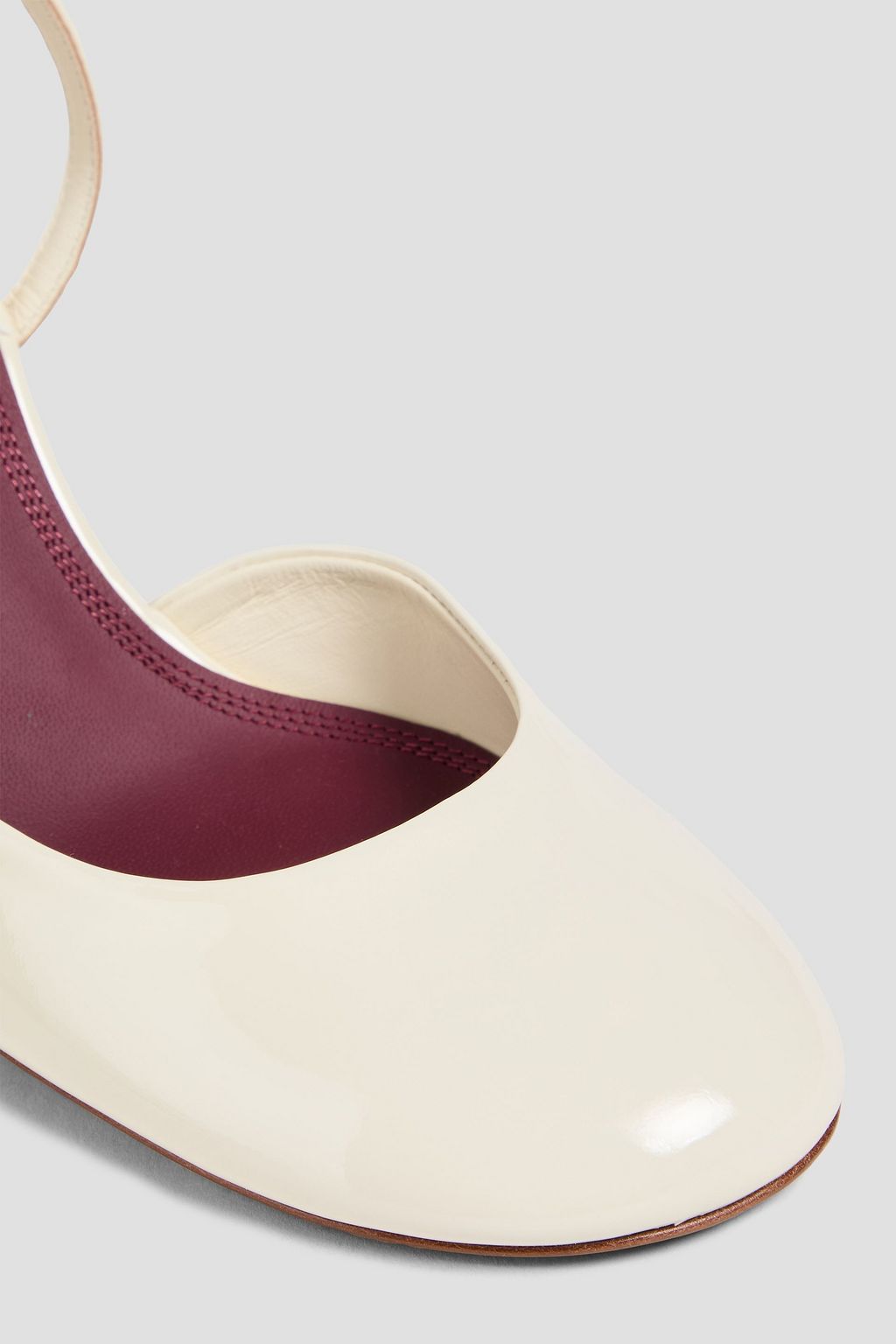 NEOUS Baten patent-leather pumps