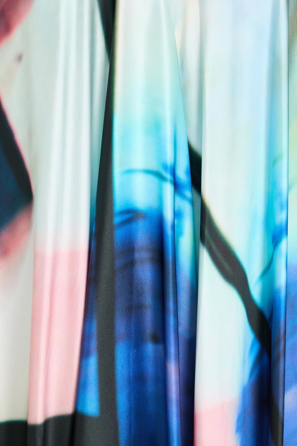 ROKSANDA تنورة طويلة من الساتان مزينة بطبعات