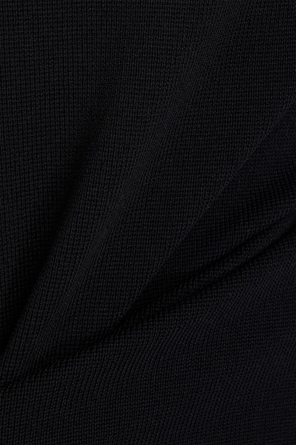 RÓHE فستان متوسط الطول بتصميم مكشوف الكتفين من نسيج محبوك