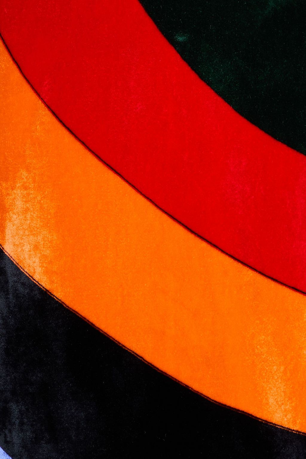 PUCCI فستان بياقة عالية من المخمل المطاط مزين بطبعات