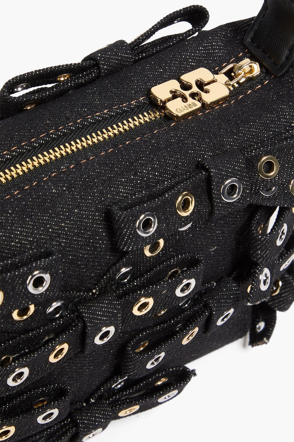 GANNI Schultertasche aus Denim mit Schleife und Ösenverzierung