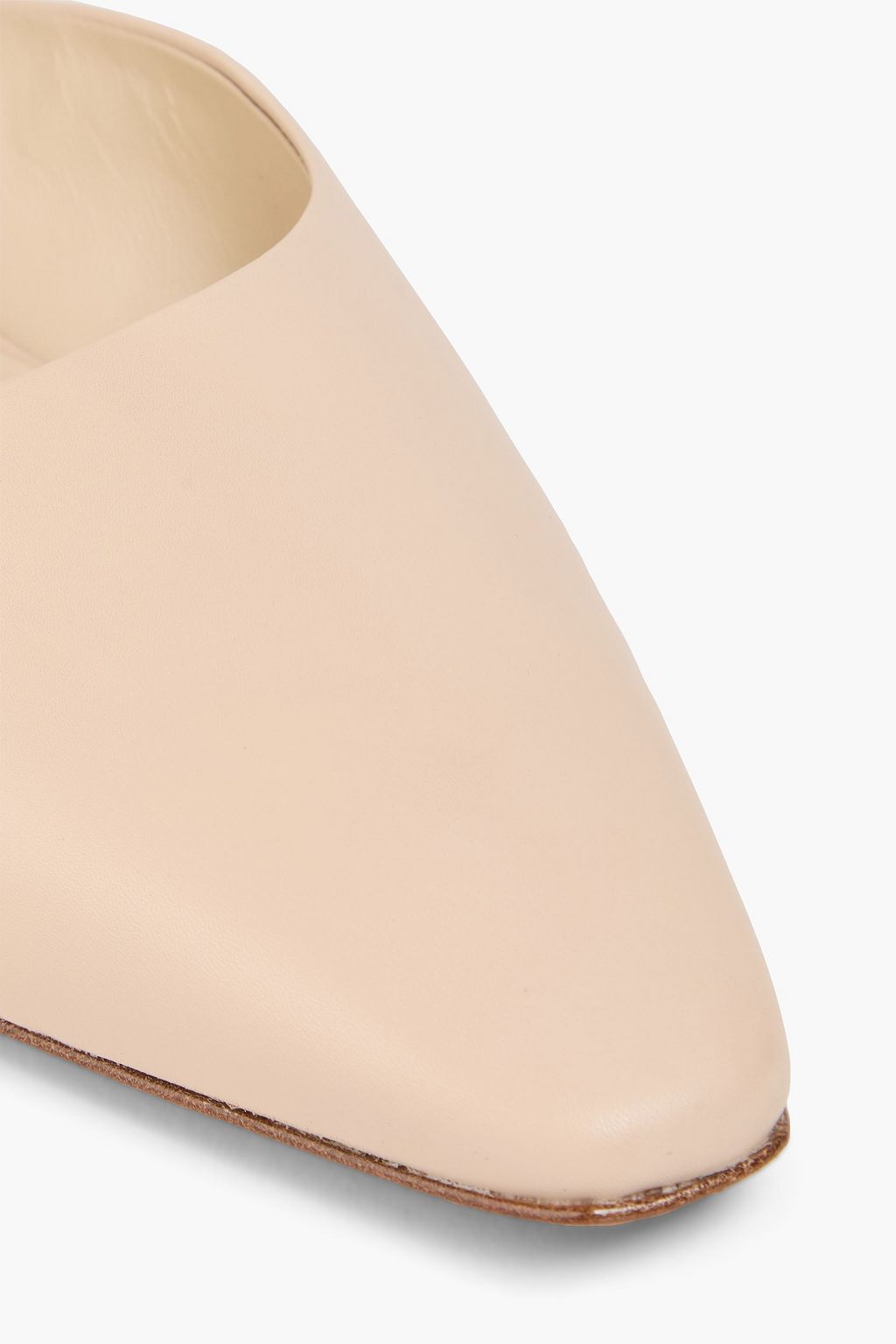 VINCE. شبشب "أنا" من الجلد