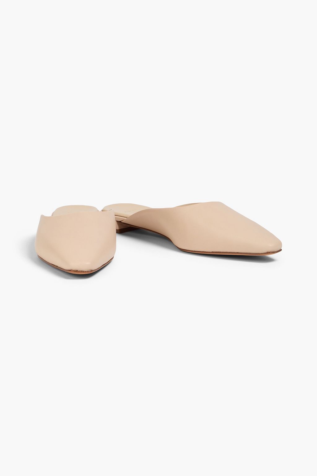 VINCE. شبشب "أنا" من الجلد