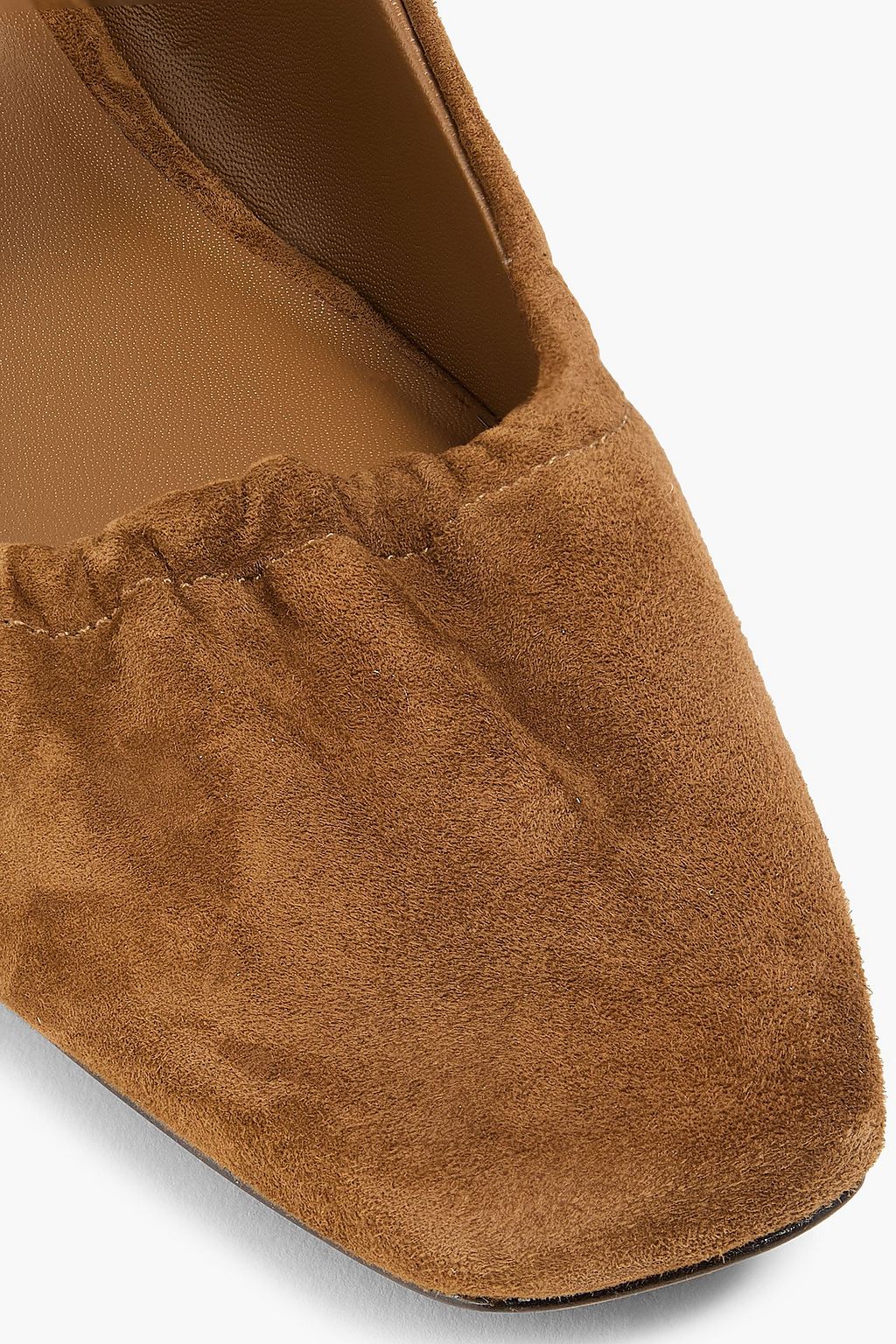 VINCE. حذاء مسطّح "فينيس" بحزام خلفي من جلد السويد