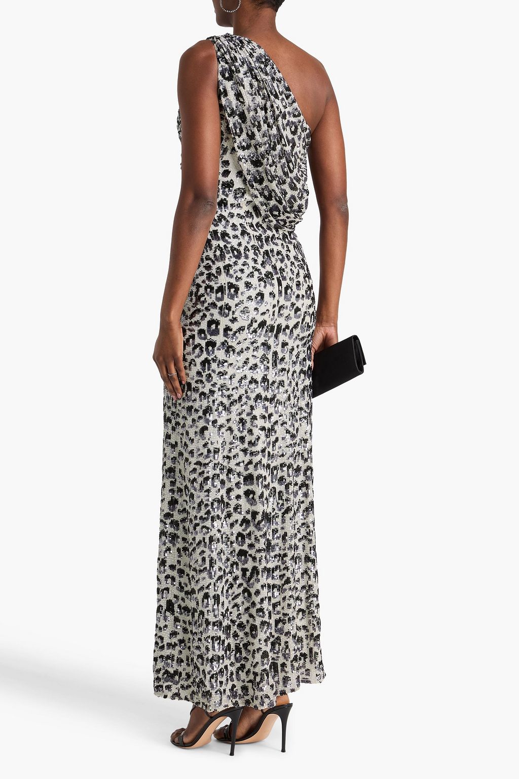 JENNY PACKHAM فستان سهرة "مارا" من قماش جورجيت الحريري بطبعة جلد الفهد مزين بأقراص برّاقة بكتف واحد