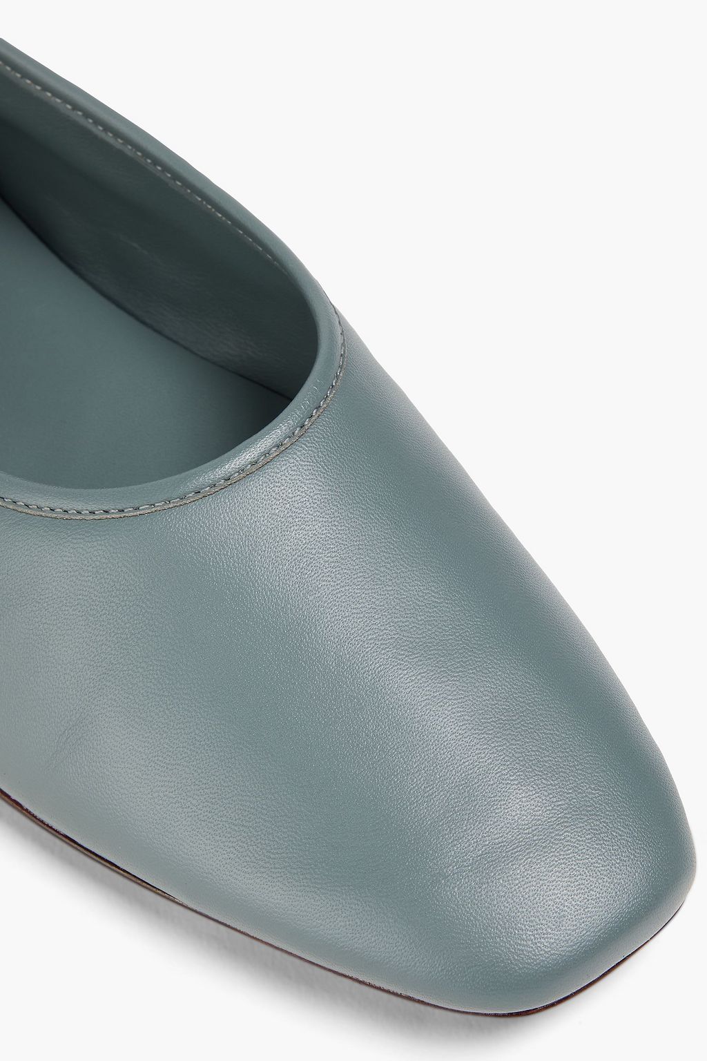 VINCE. حذاء باليرينا مسطح "فيفيان" من الجلد