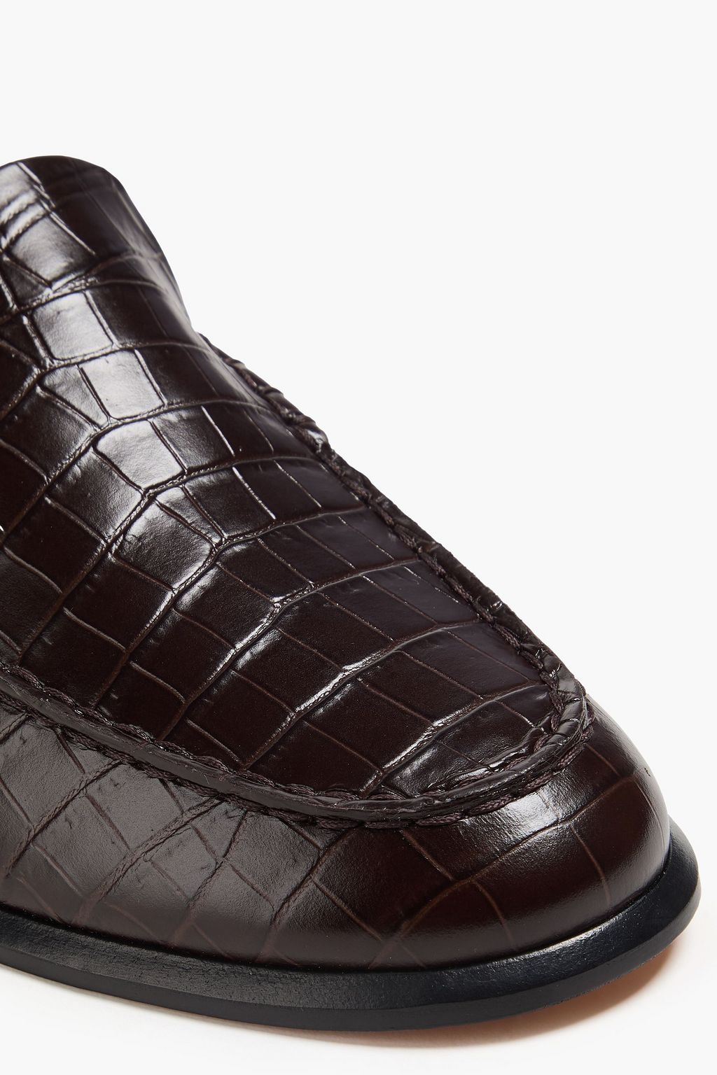 VINCE. حذاء لوفر "نعومي" من الجلد بنقشة جلد التمساح