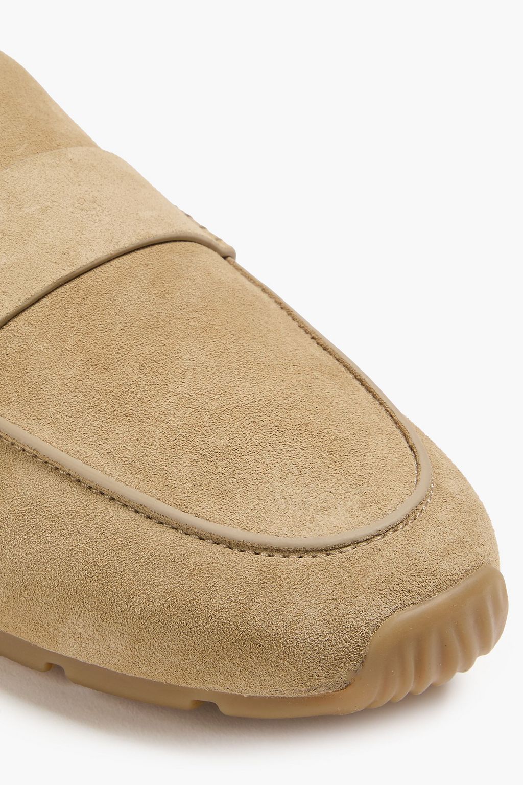 VINCE. حذاء لوفر "موجافا" من جلد السويد