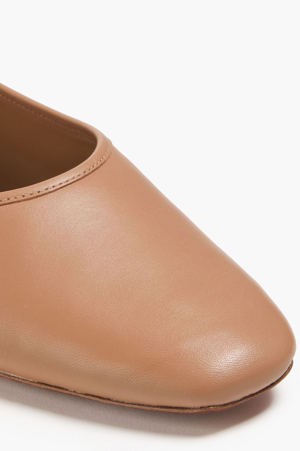 VINCE. حذاء باليرينا مسطح "فيفيان" من الجلد