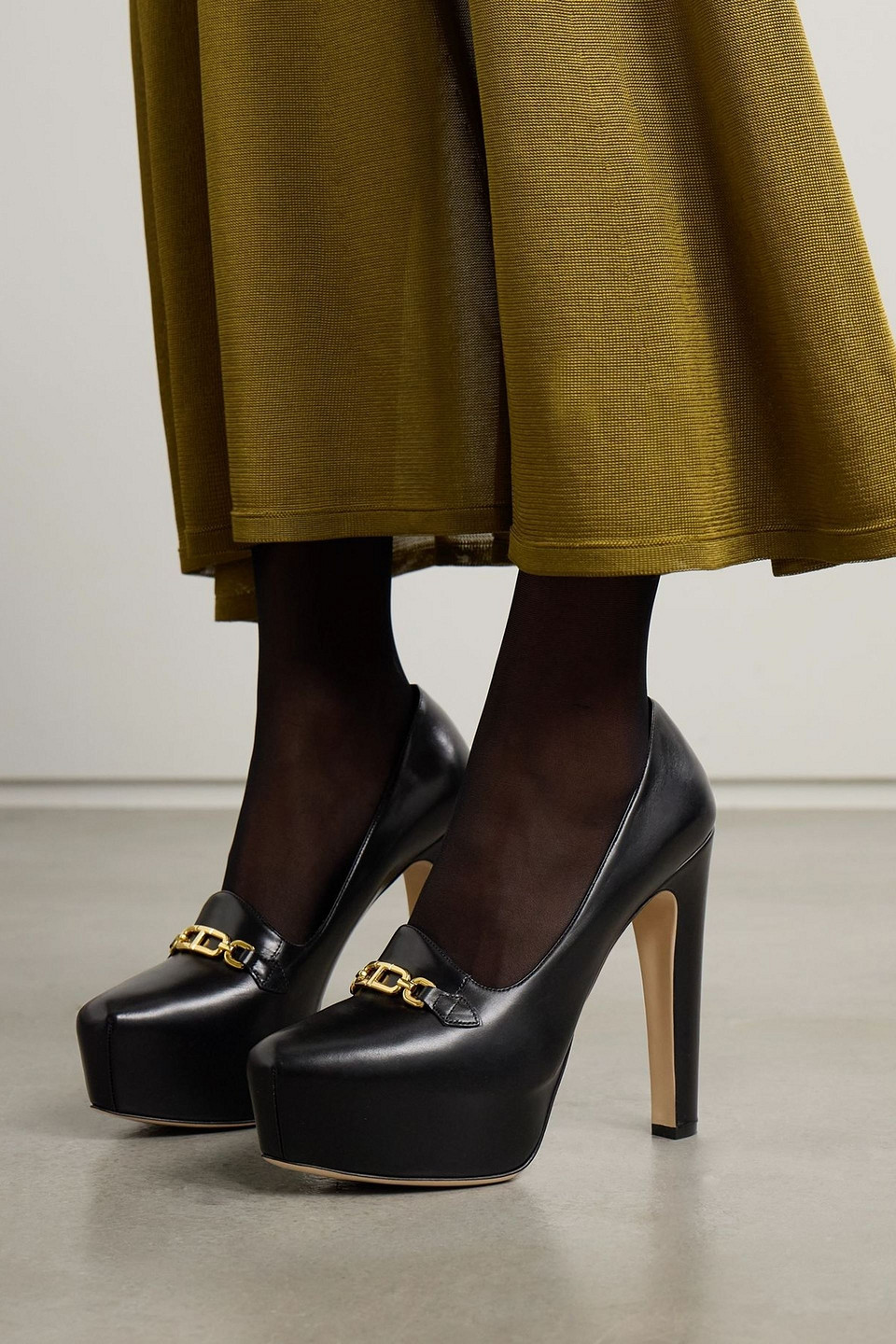 Tom Ford 135mm Whitney Shiny Croc-embossed Leather Platform Pumps In Black