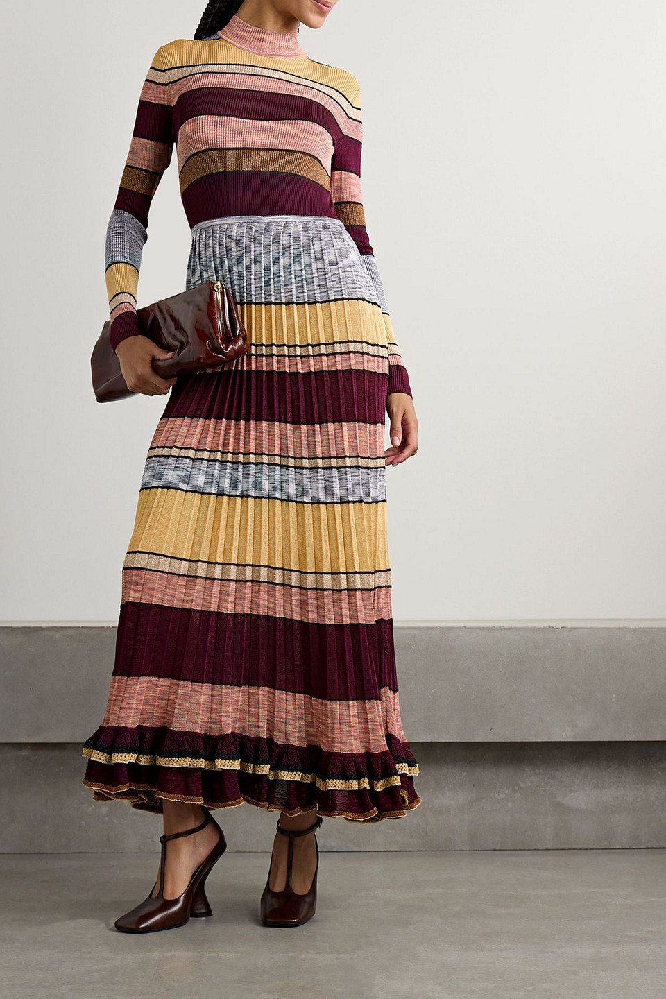  Ulla Johnson - Evangeline Maxikleid Aus Metallic-strick Mit Stehkragen, Falten Und Streifen - Burgunderrot - Xs 