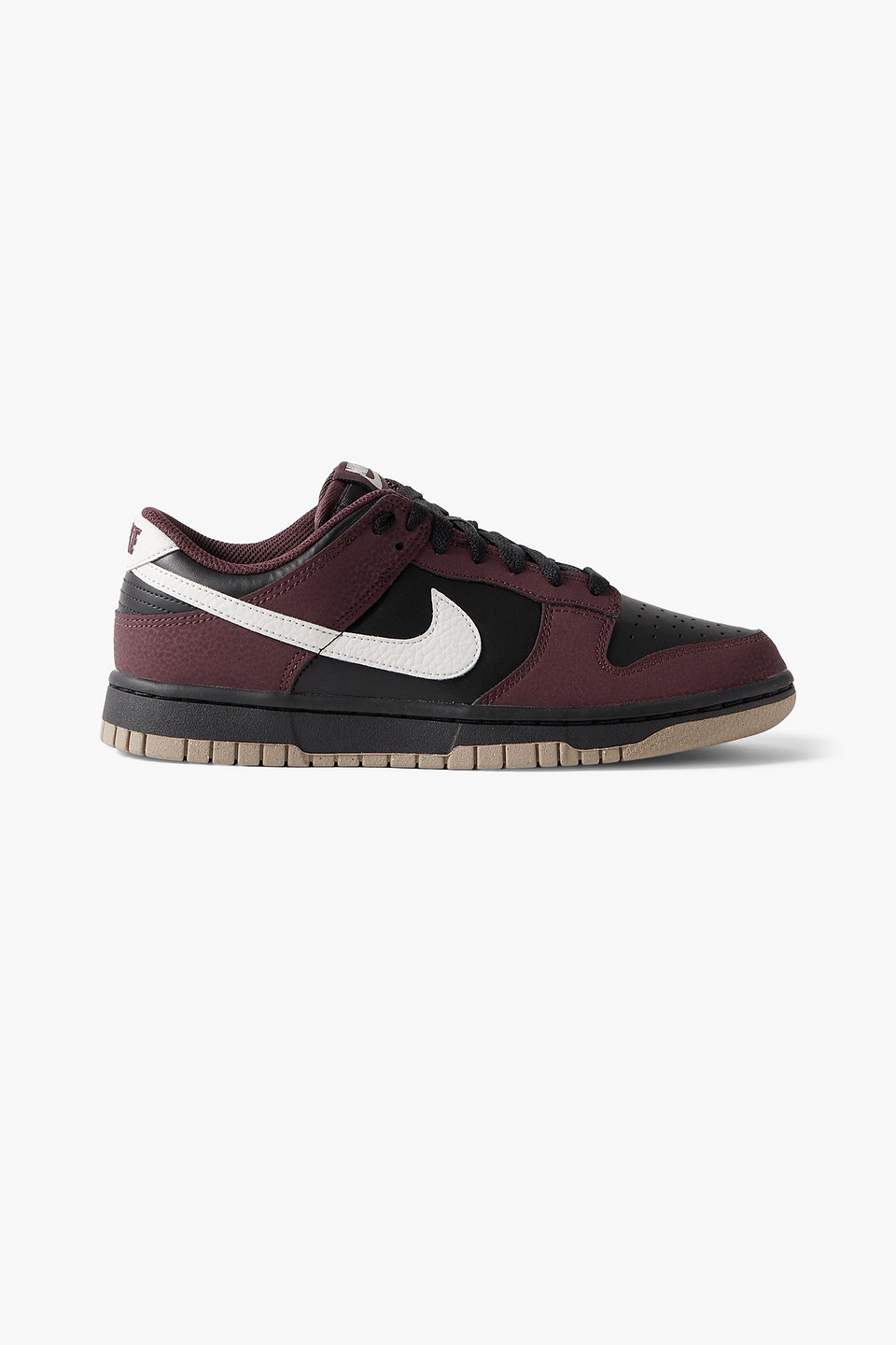 nike - dunk low leather sneakers - black - w 10.5 / m 9