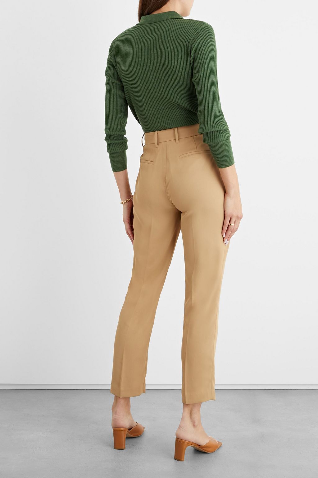 pleated pants meaning